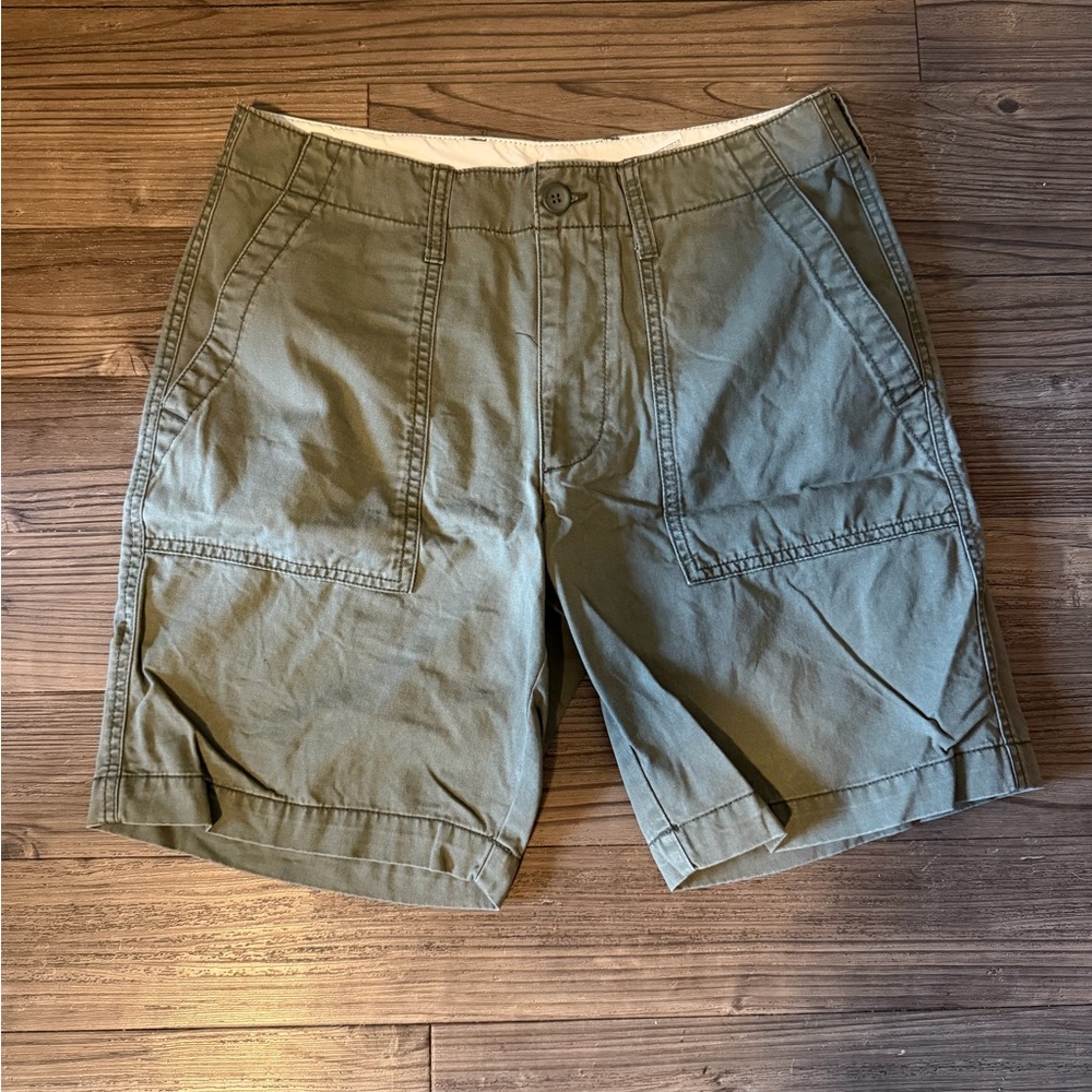 Old Navy Men's Olive Cargo Shorts